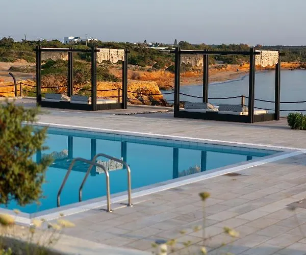 Ambassador Luxury سانتا ماريا