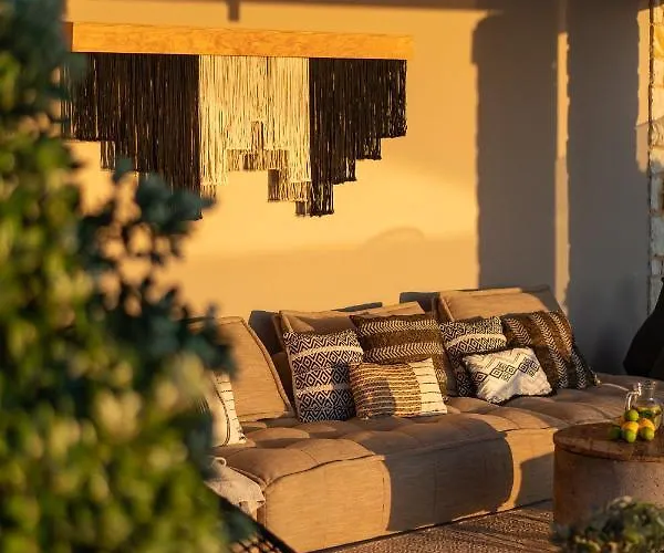 Ambassador Luxury فيلة