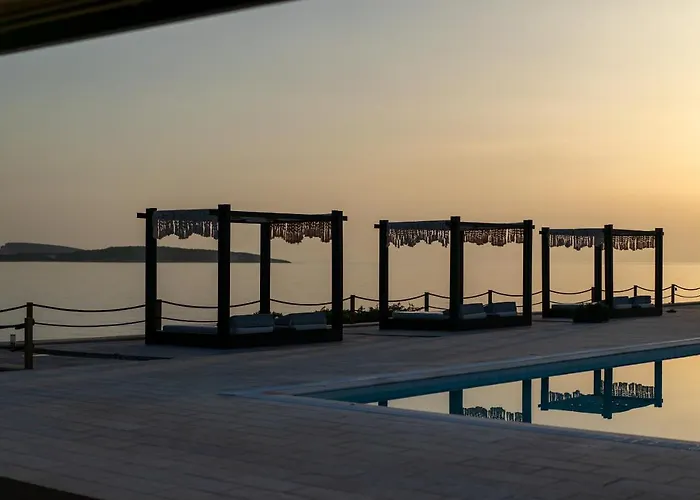 Ambassador Luxury فيلة