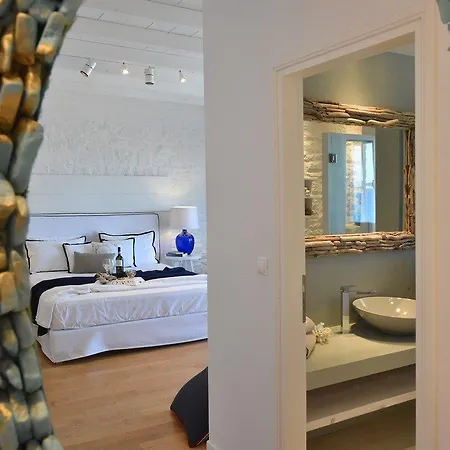 Ambassador Luxury Villa Santa Maria (Paros)