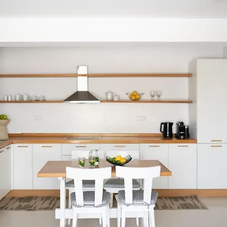 Ambassador Luxury Villa *