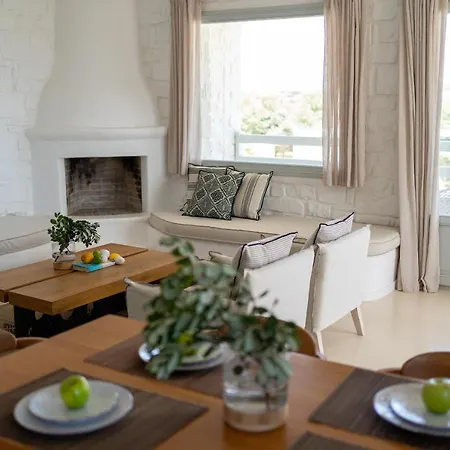 Ambassador Luxury Villa *