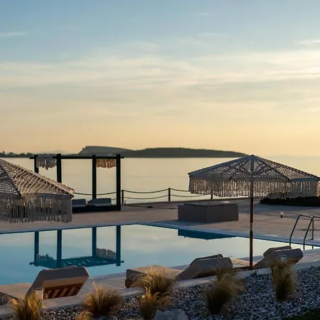 Ambassador Luxury Villa *